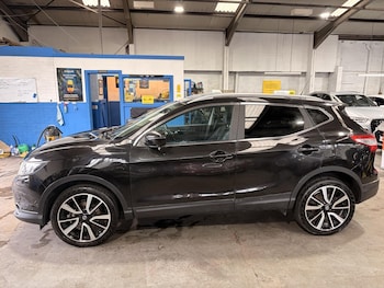 Used Nissan Qashqai 2017 for sale - 79613025: Photo