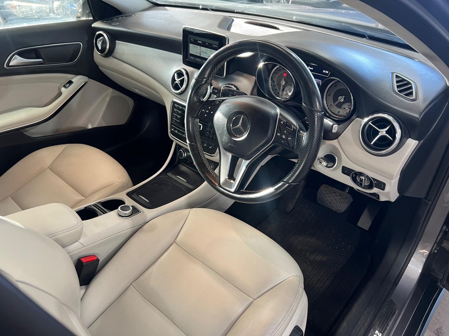 Used Mercedes-Benz GLA 2015 for sale - 78072966: Photo 30