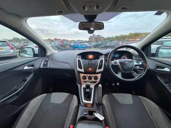 Used Ford Focus 2013 for sale - 76305853: Photo 19