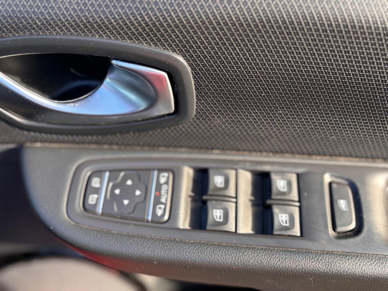 Used Renault Clio 2016 for sale - 76573226: Photo 16