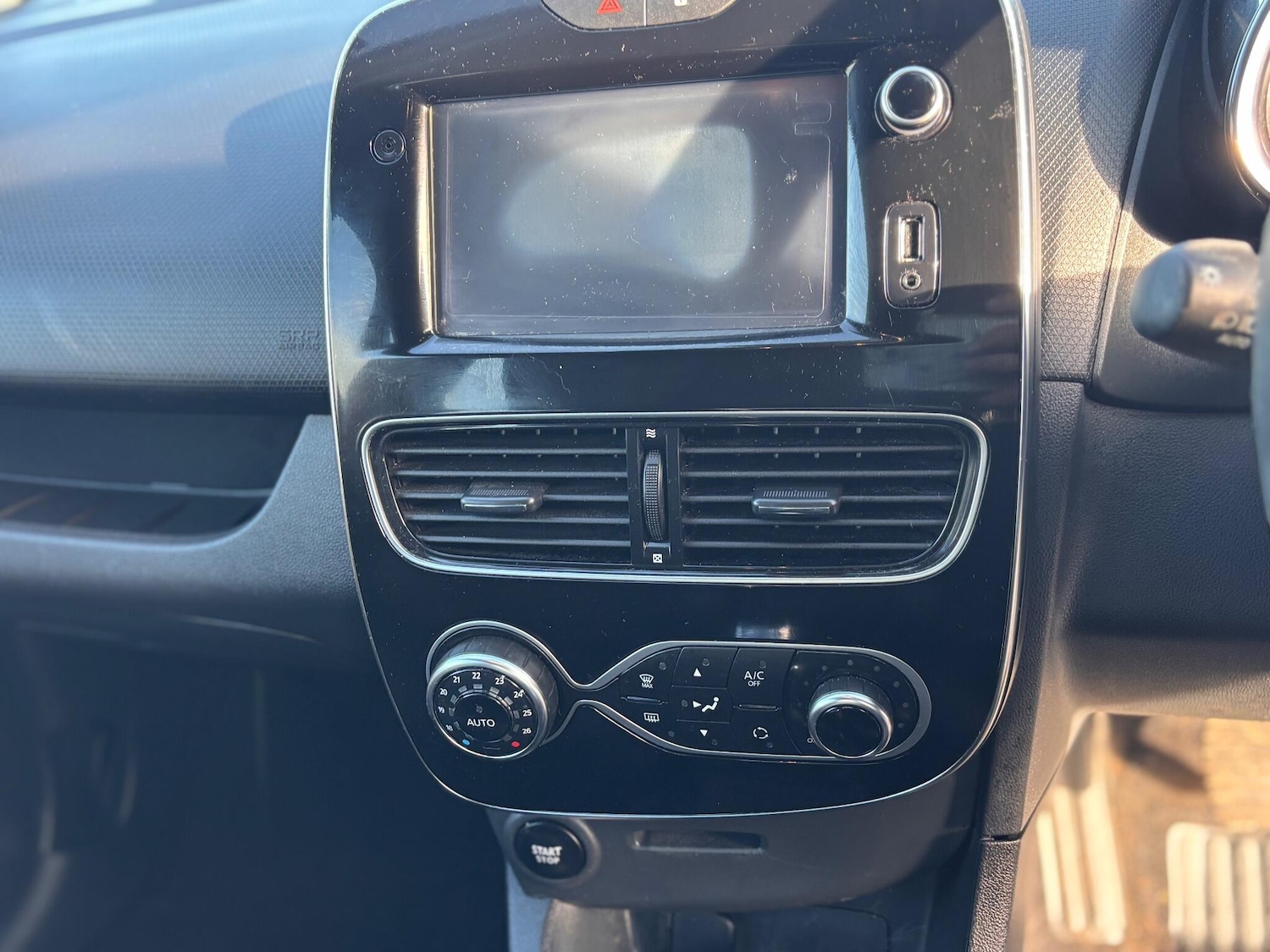 Used Renault Clio 2016 for sale - 76573226: Photo 18