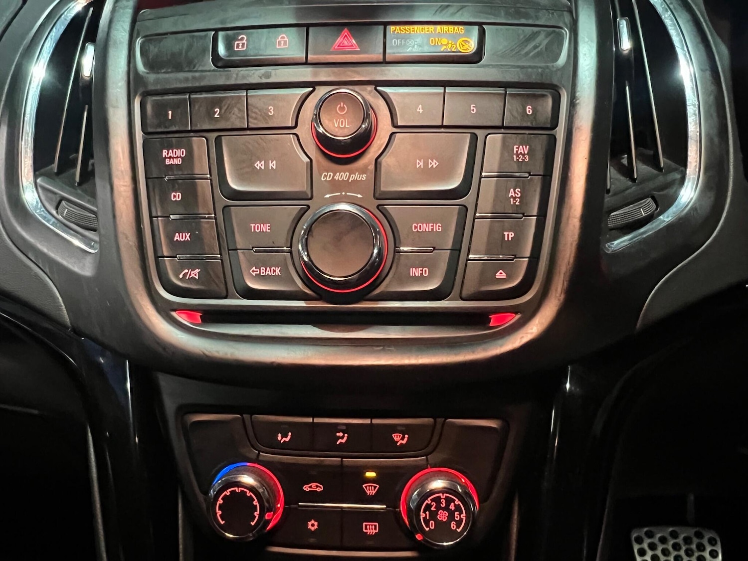 Used Vauxhall Zafira Tourer 2016 for sale - 76936388: Photo 31