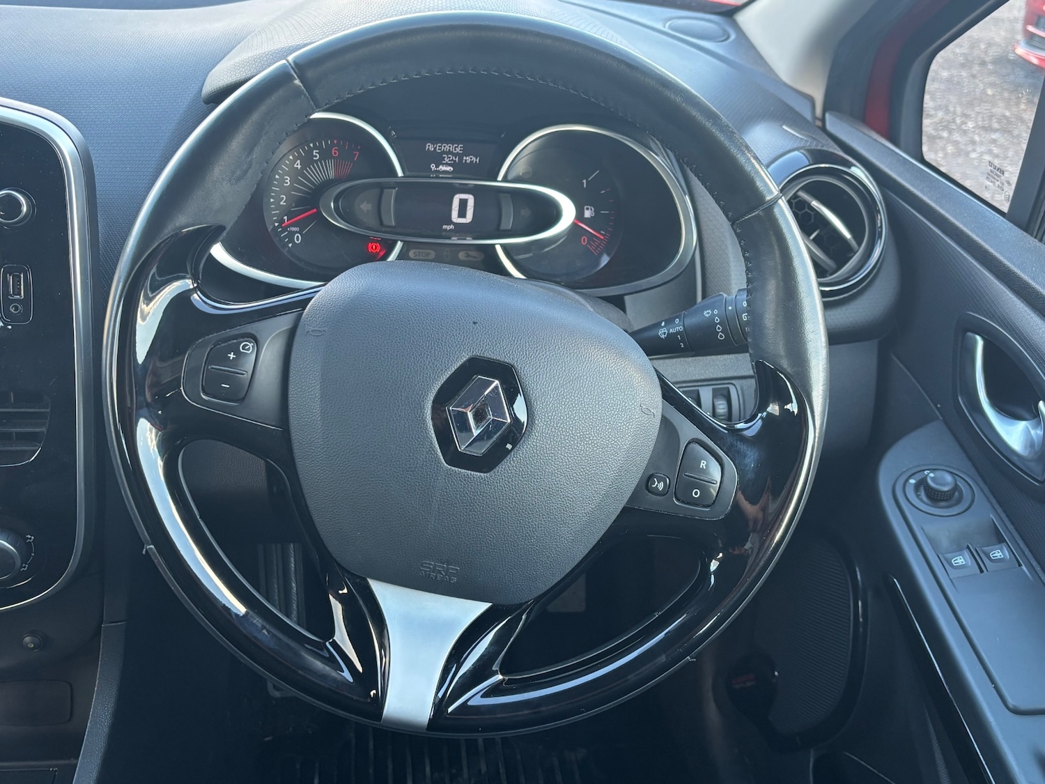 Used Renault Clio 2016 for sale - 76375454: Photo 16