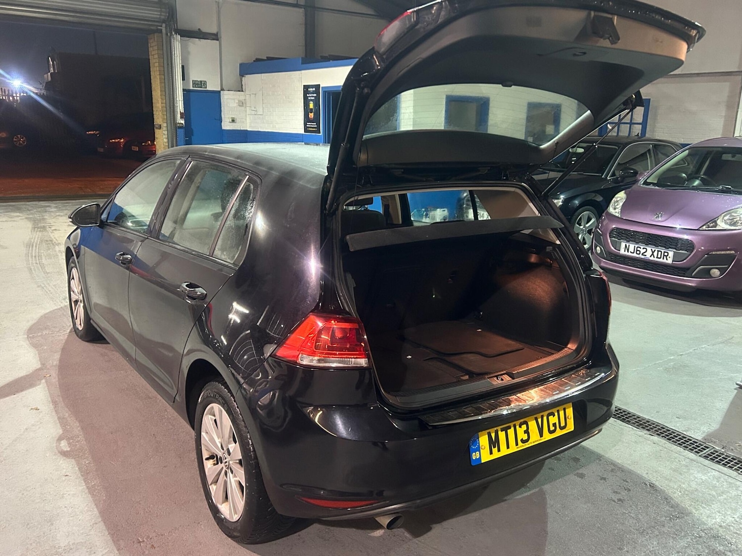 Used Volkswagen Golf 2013 for sale - 76666691: Photo 33