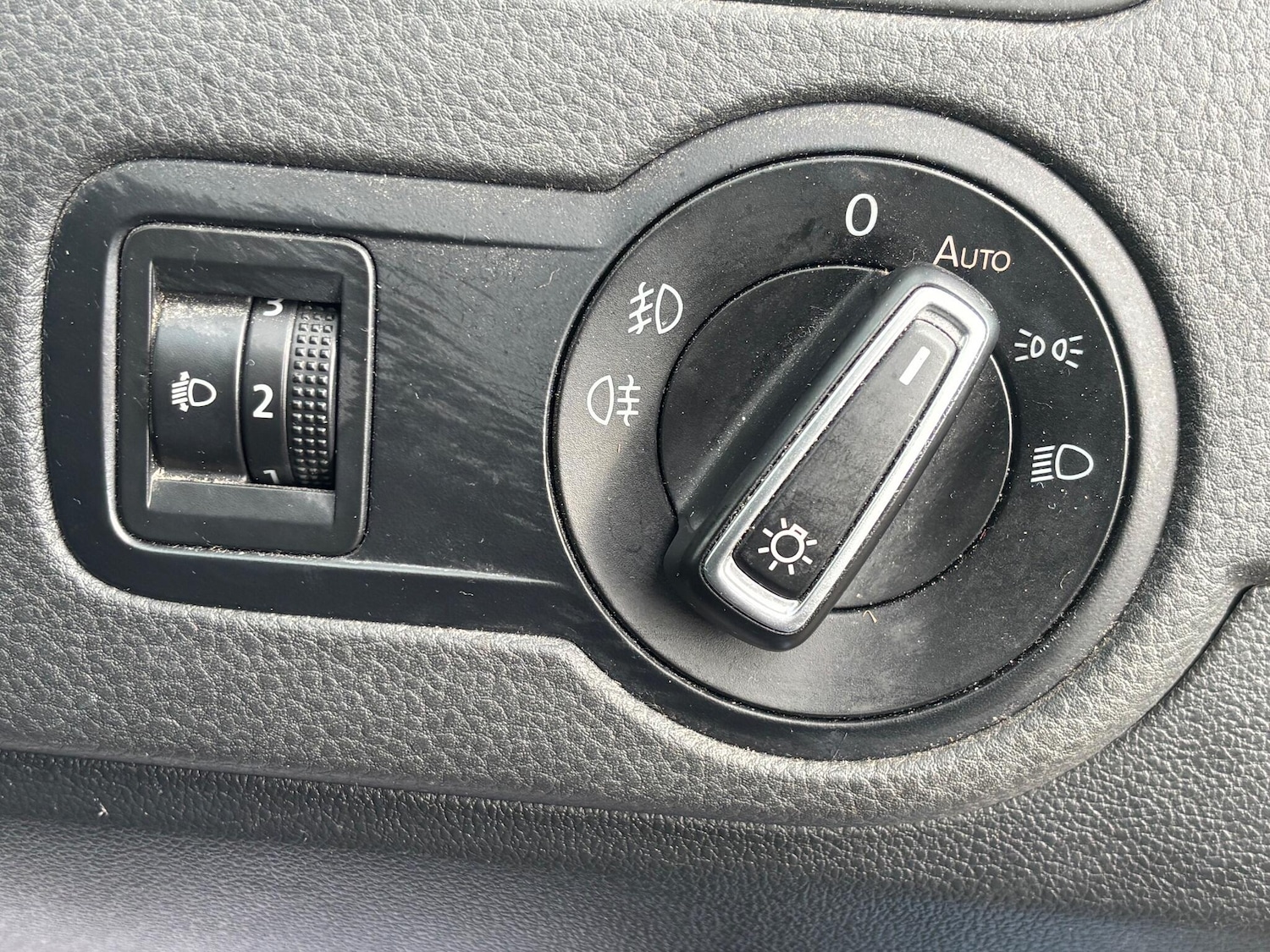 Used Volkswagen Polo 2017 for sale - 76620390: Photo 23