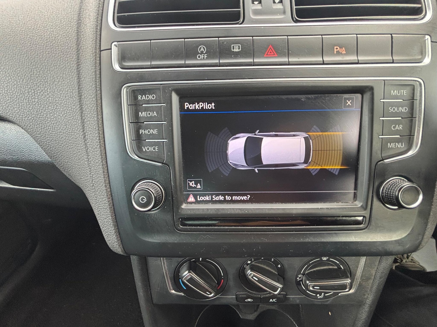 Used Volkswagen Polo 2017 for sale - 76620390: Photo 30