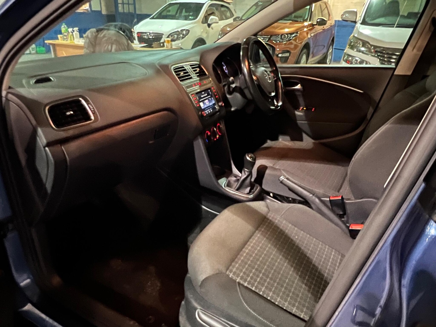 Used Volkswagen Polo 2017 for sale - 76620390: Photo 41