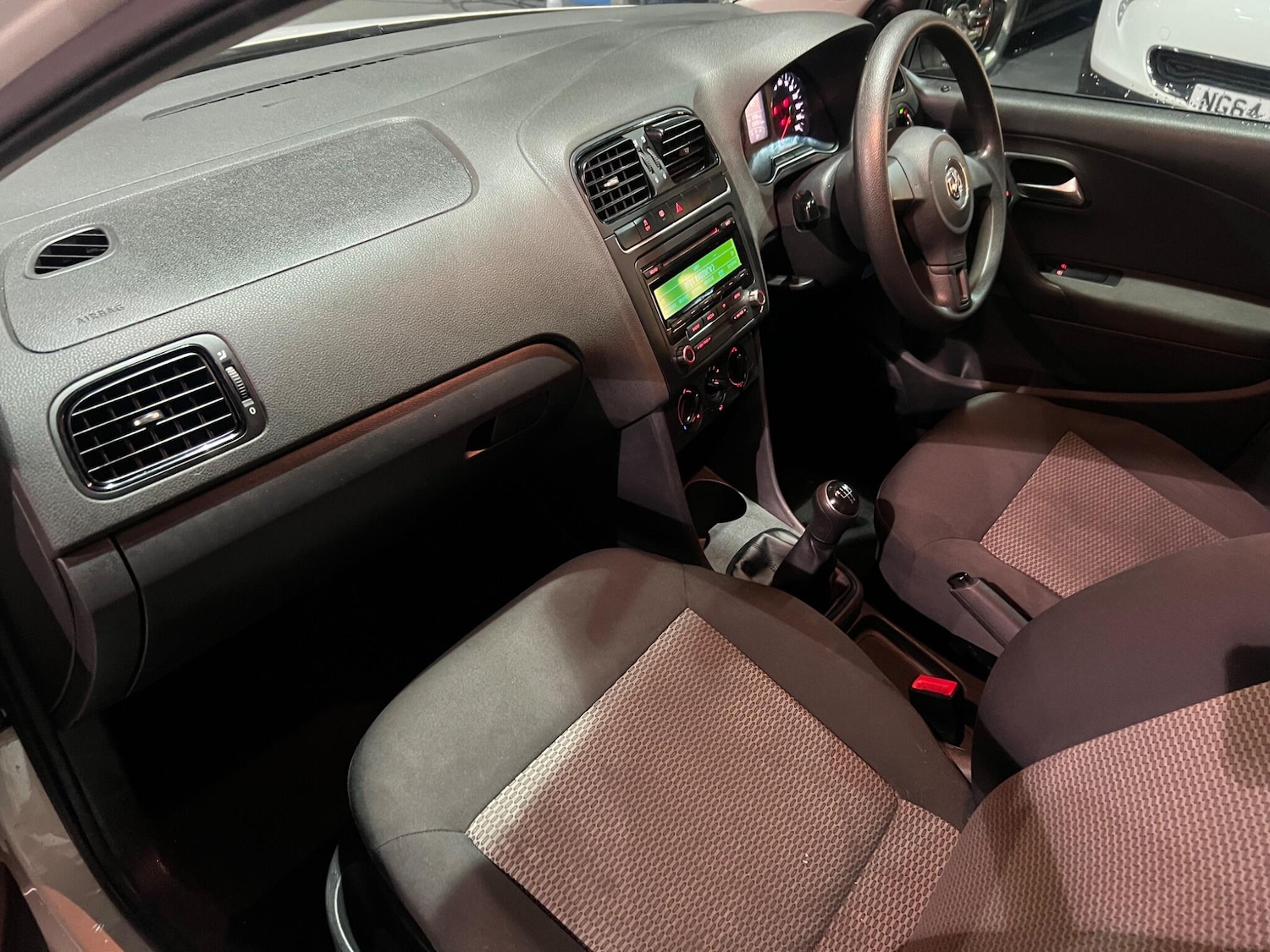 Used Volkswagen Polo 2013 for sale - 77156568: Photo 34