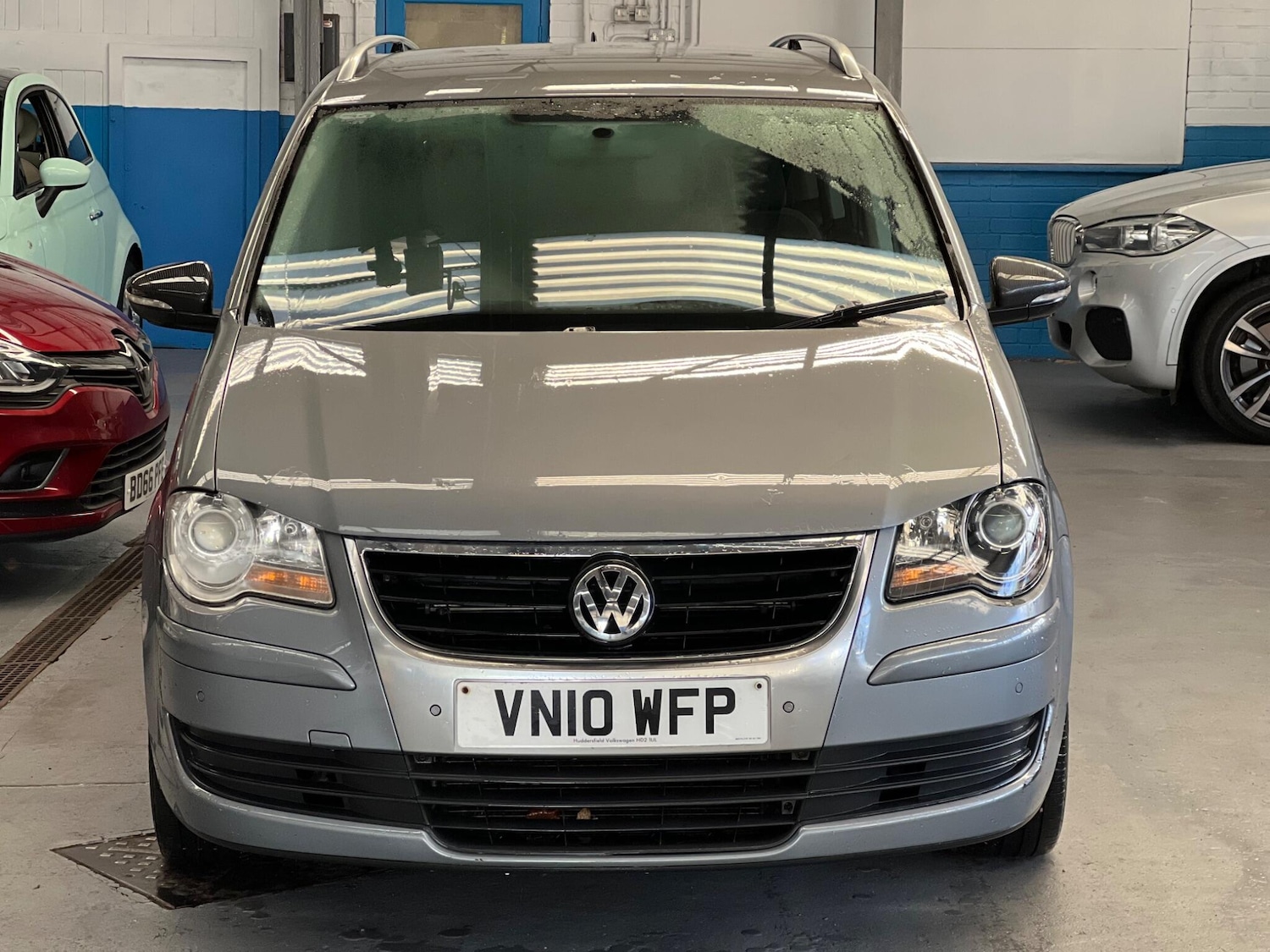 Used Volkswagen Touran 2010 for sale - 76620087: Photo 2