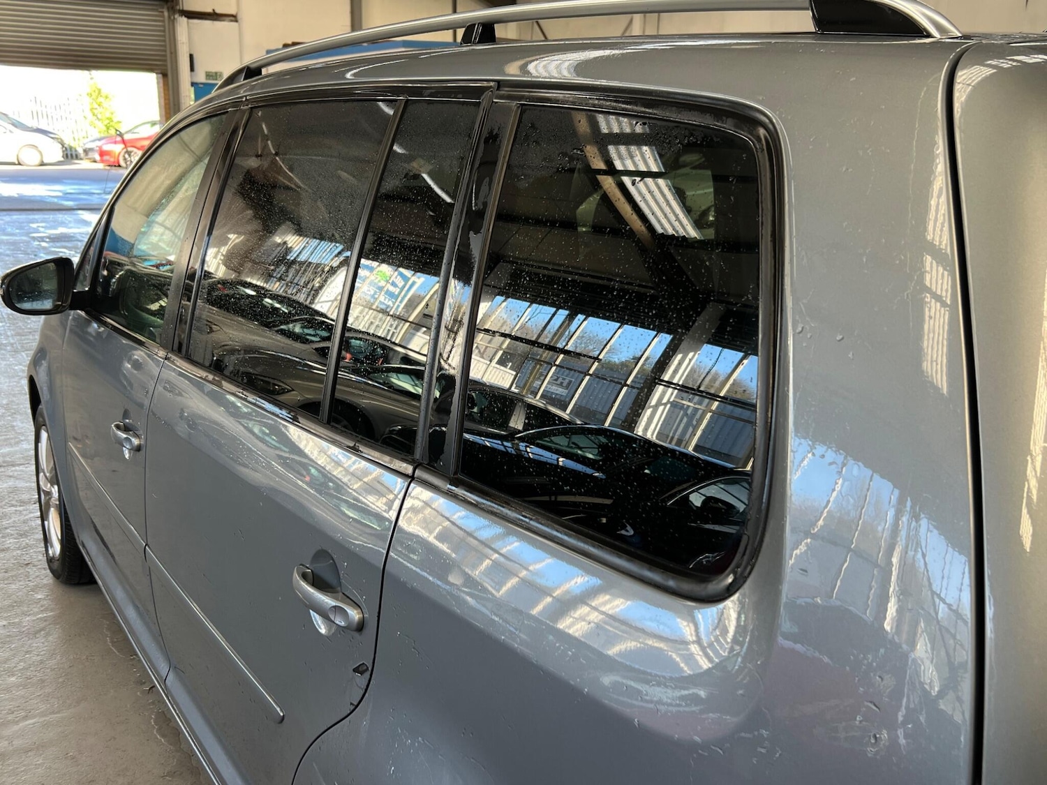 Used Volkswagen Touran 2010 for sale - 76620087: Photo 34