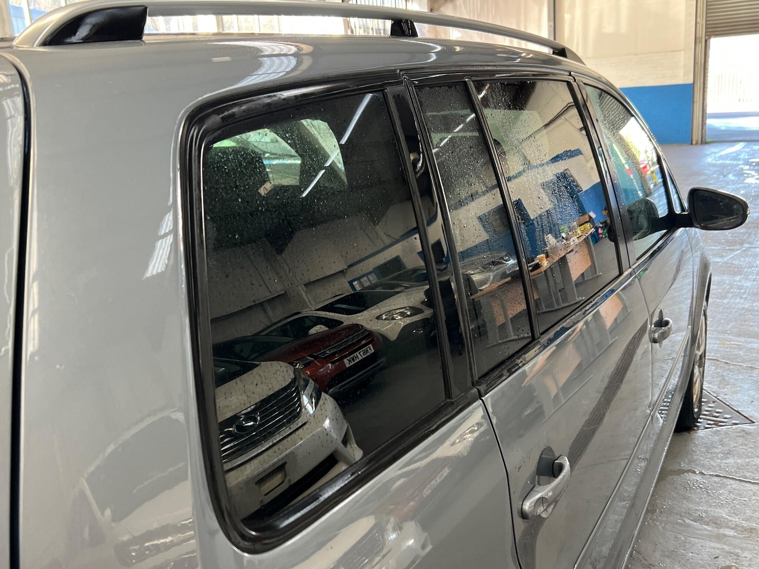 Used Volkswagen Touran 2010 for sale - 76620087: Photo 35