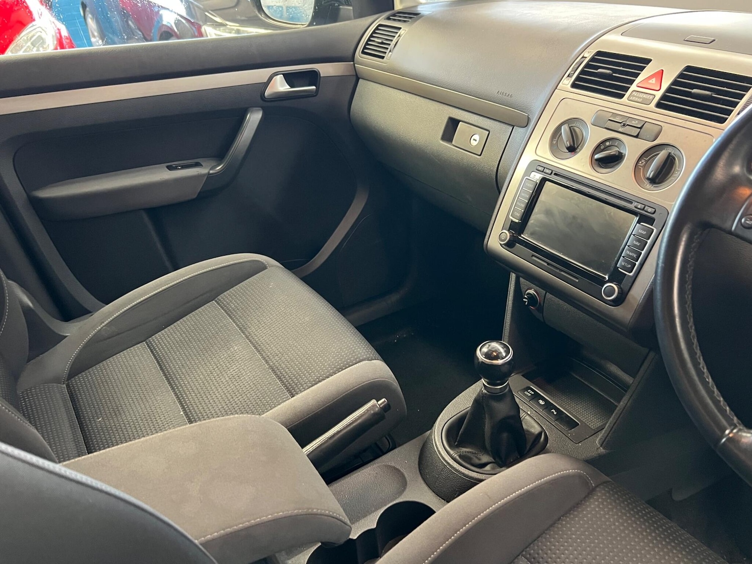 Used Volkswagen Touran 2010 for sale - 76620087: Photo 37