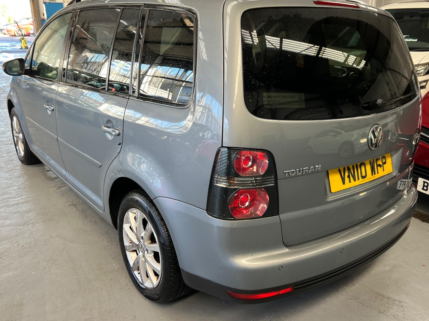 Used Volkswagen Touran 2010 for sale - 76620087: Photo 8