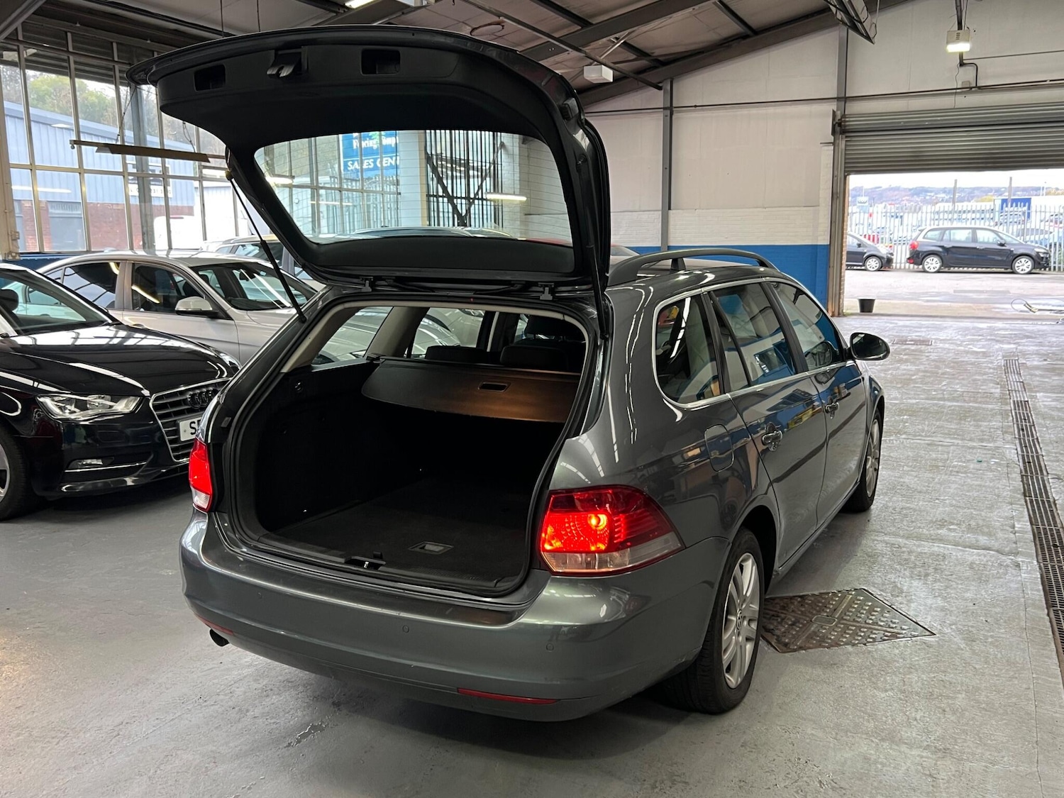 Used Volkswagen Golf 2012 for sale - 76572943: Photo 11