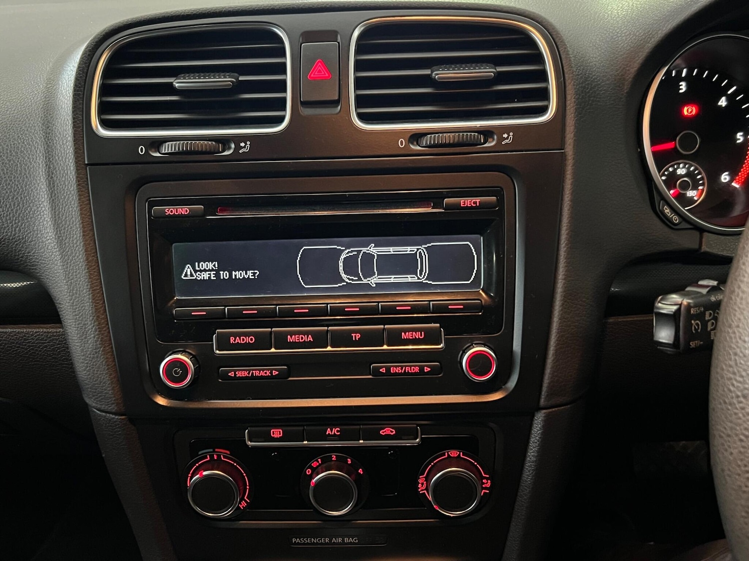 Used Volkswagen Golf 2012 for sale - 76572943: Photo 24