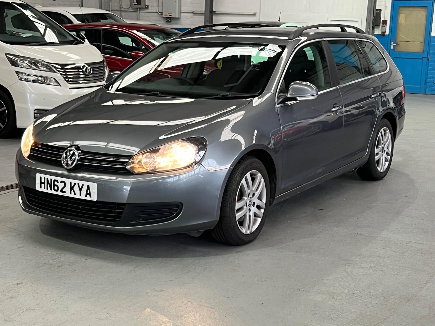 Used Volkswagen Golf 2012 for sale - 76572943: Photo 4