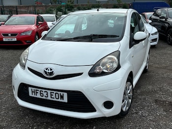 Used Toyota AYGO 2013 for sale - 76200411: Photo