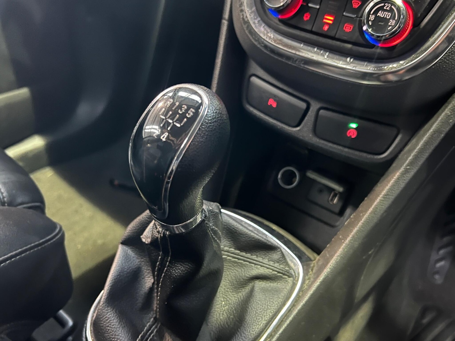 Used Vauxhall Mokka 2015 for sale - 76657374: Photo 14