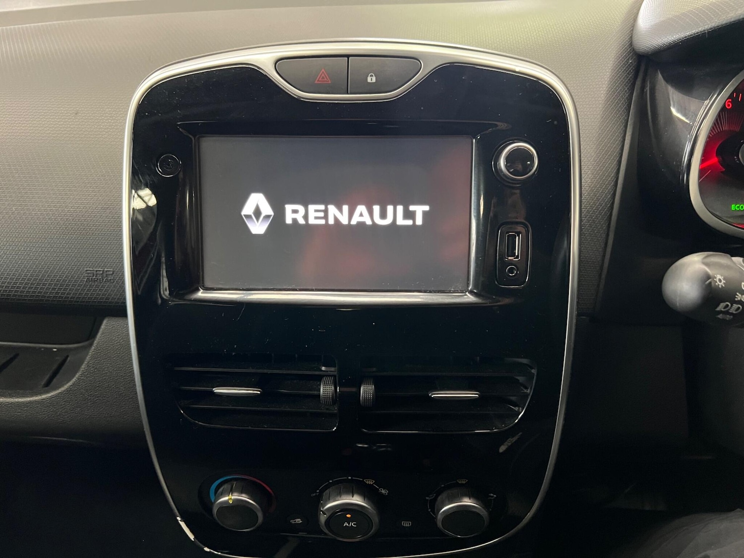 Used Renault Clio 2016 for sale - 76619691: Photo 19