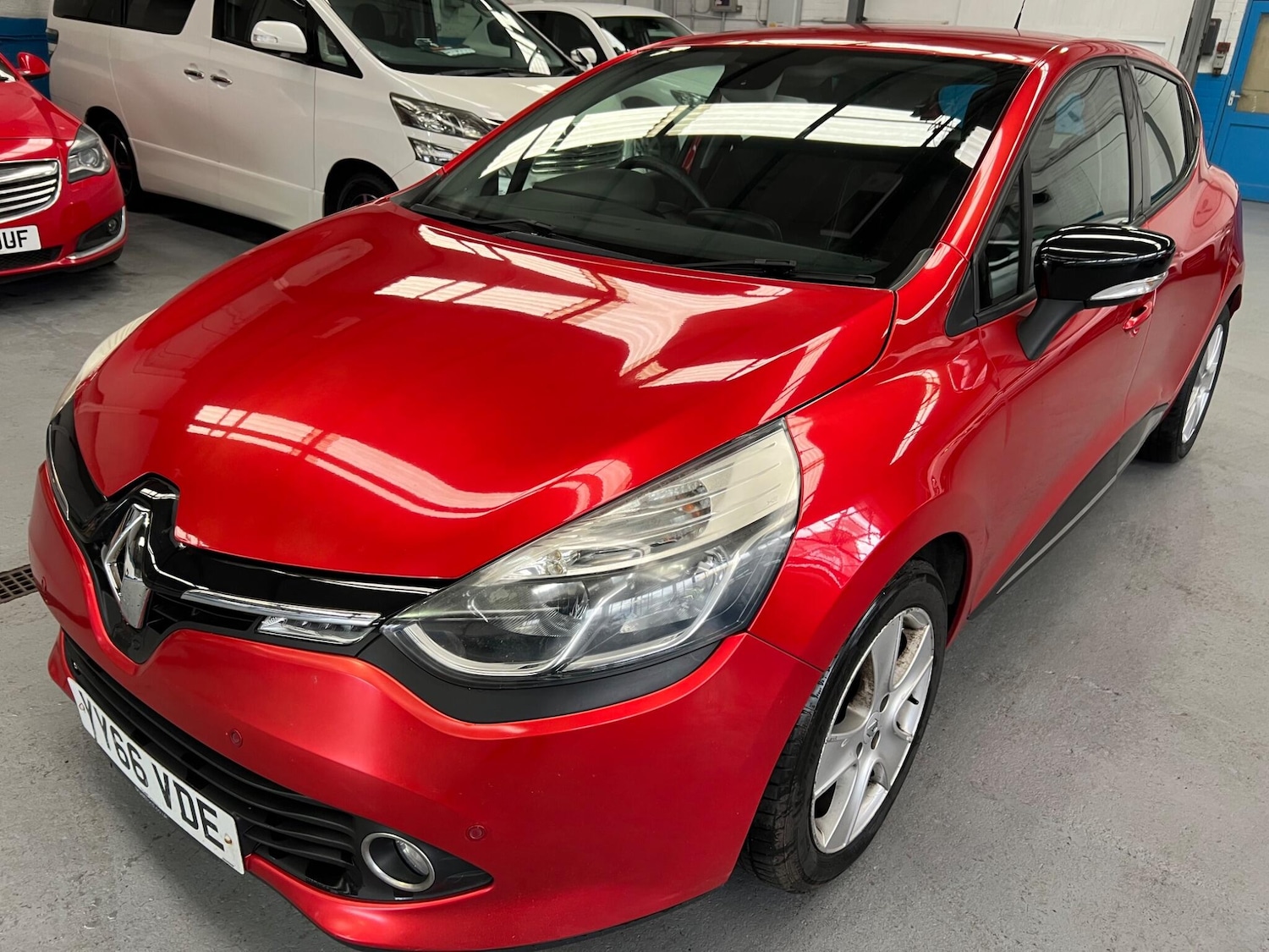 Used Renault Clio 2016 for sale - 76619691: Photo 4