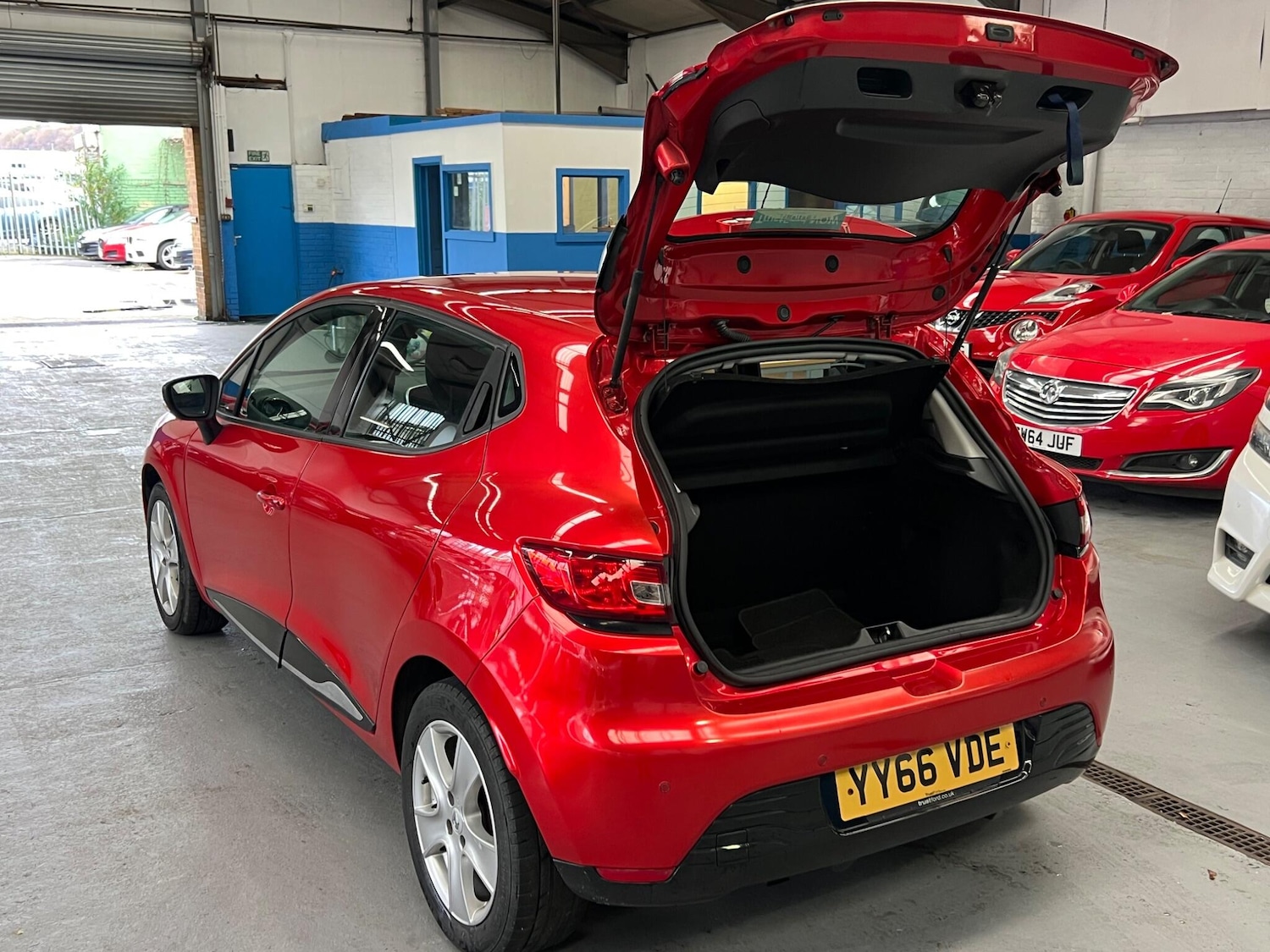 Used Renault Clio 2016 for sale - 76619691: Photo 6