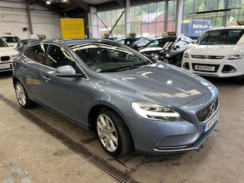 Used Volvo V40 2017 for sale - 78866717: Photo
