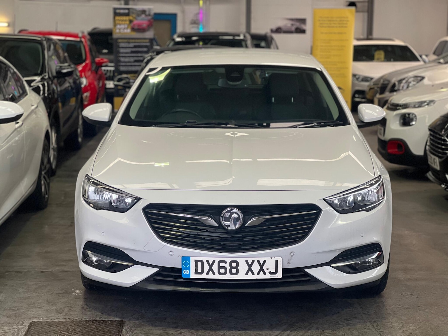 Used Vauxhall Insignia 2018 for sale - 77305756: Photo 2