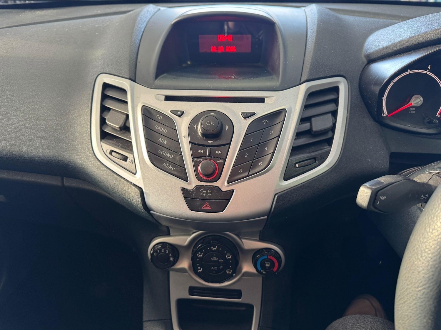 Used Ford Fiesta 2011 for sale - 78019805: Photo 32