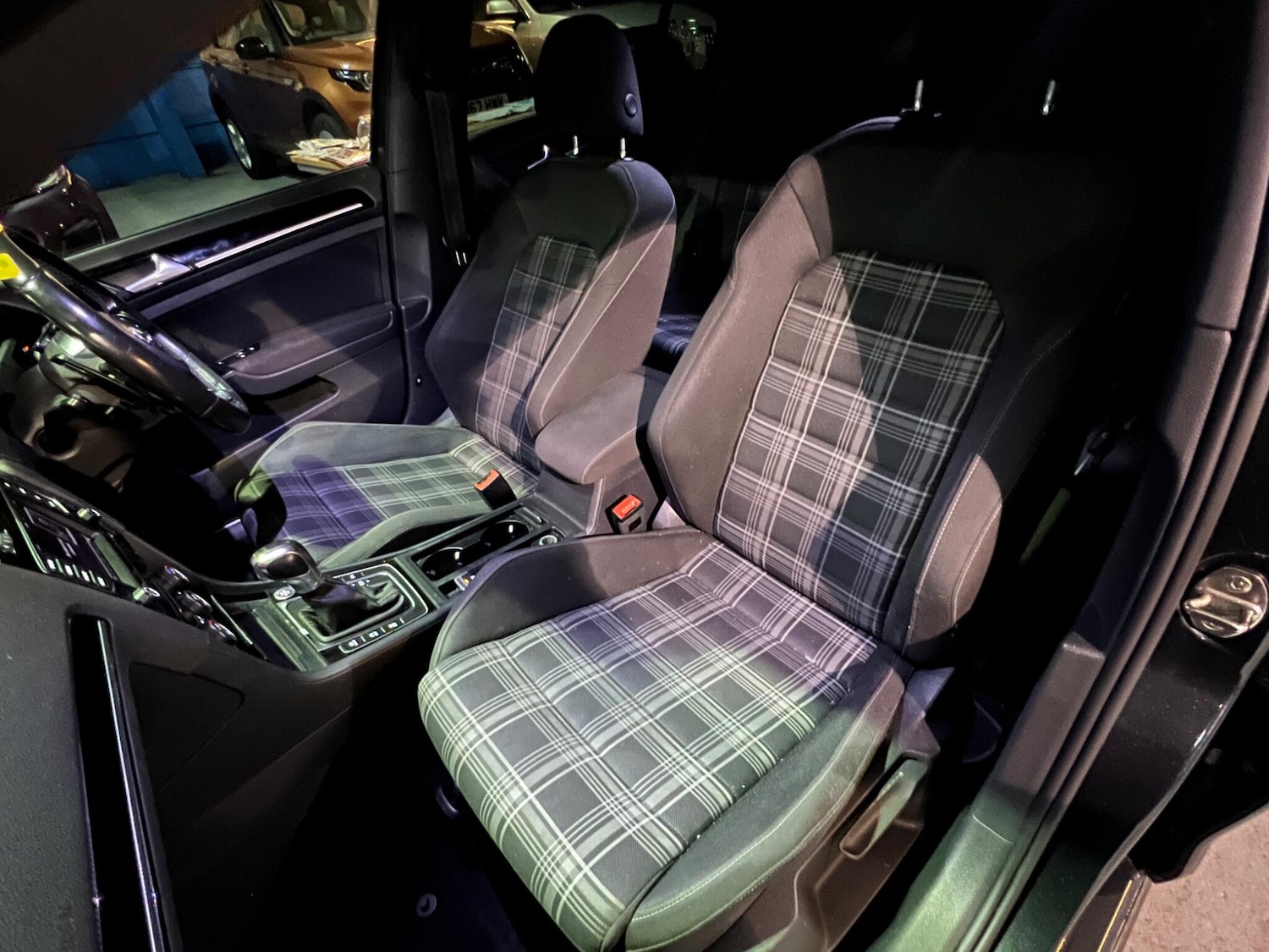 Used Volkswagen Golf 2016 for sale - 76666837: Photo 40