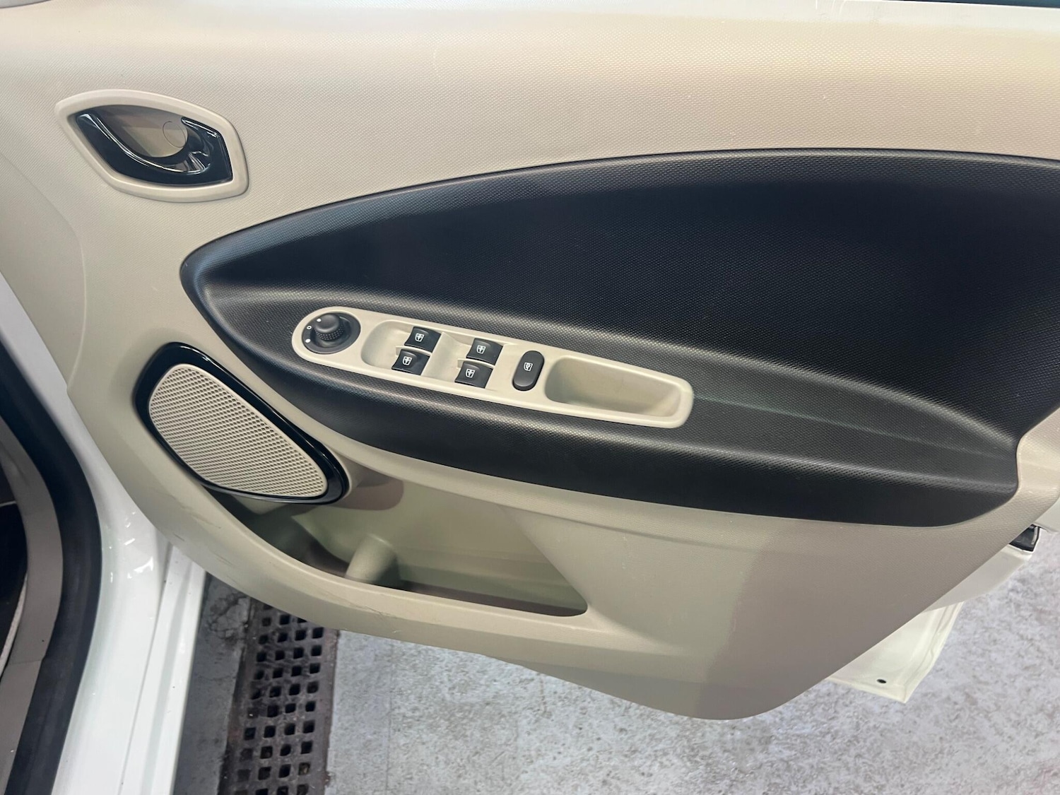 Used Renault Zoe for sale - 76839654: Photo 25