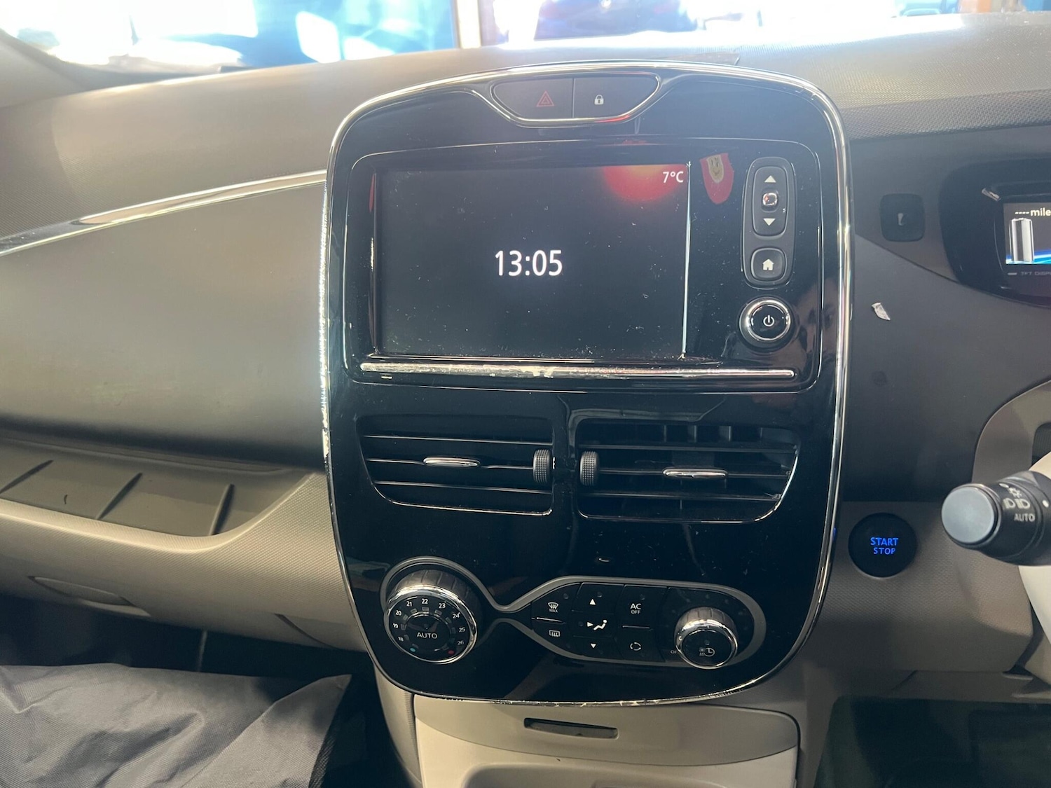 Used Renault Zoe for sale - 76839654: Photo 30