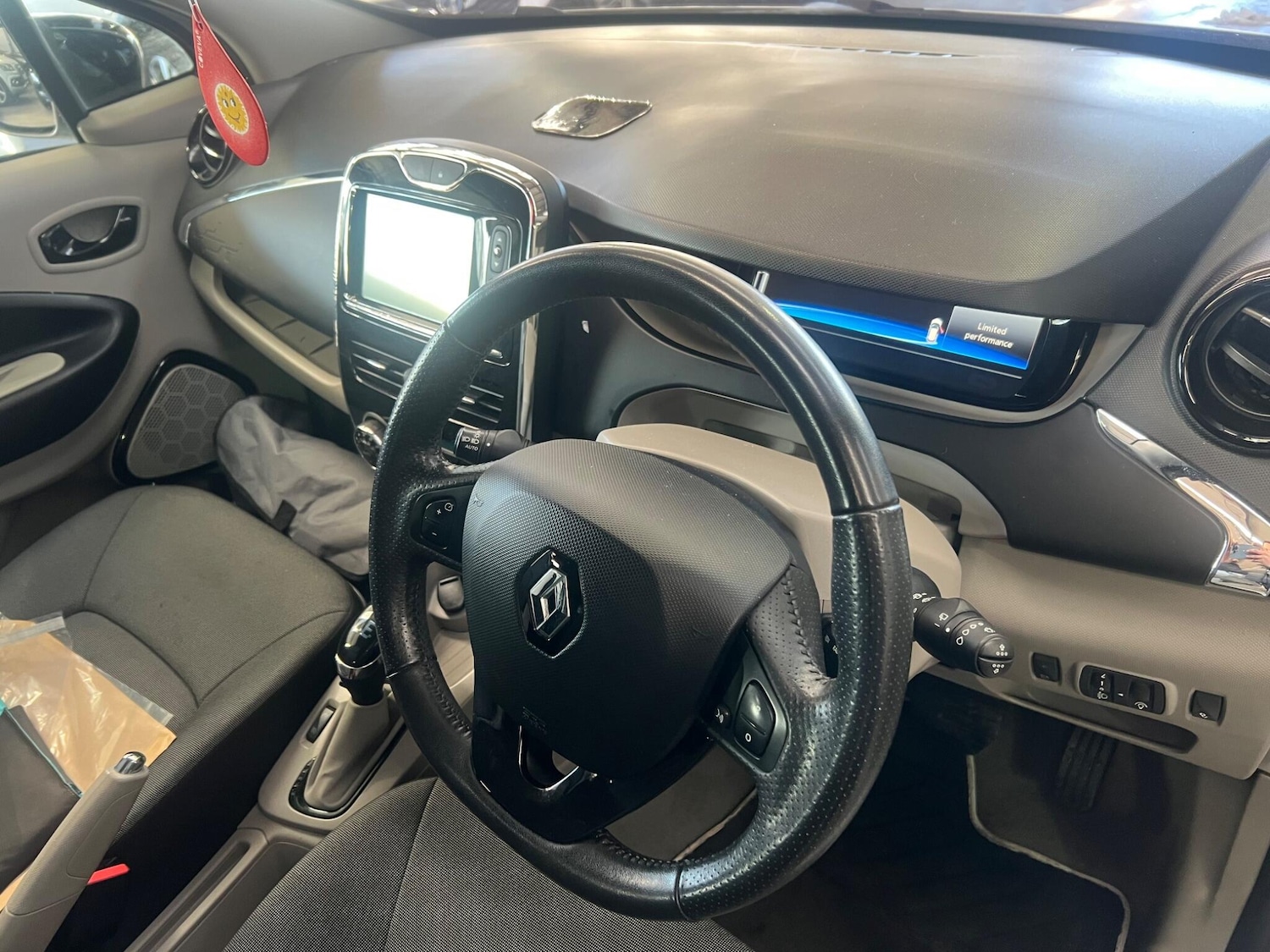 Used Renault Zoe for sale - 76839654: Photo 45