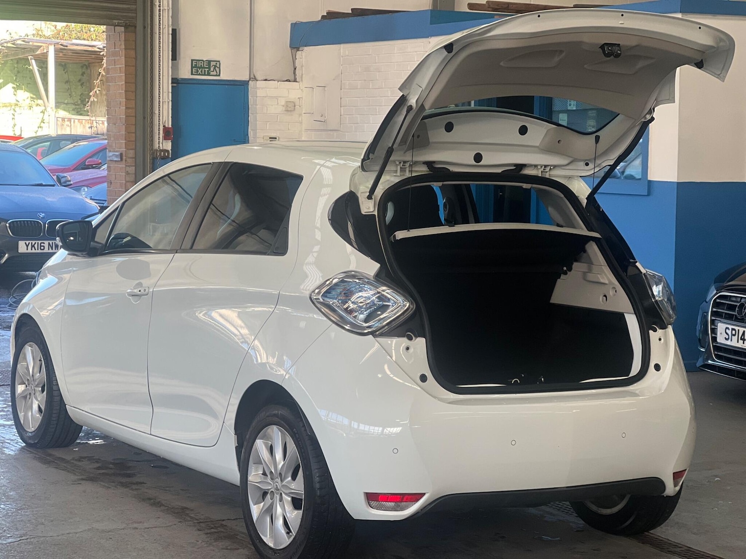 Used Renault Zoe for sale - 76839654: Photo 9