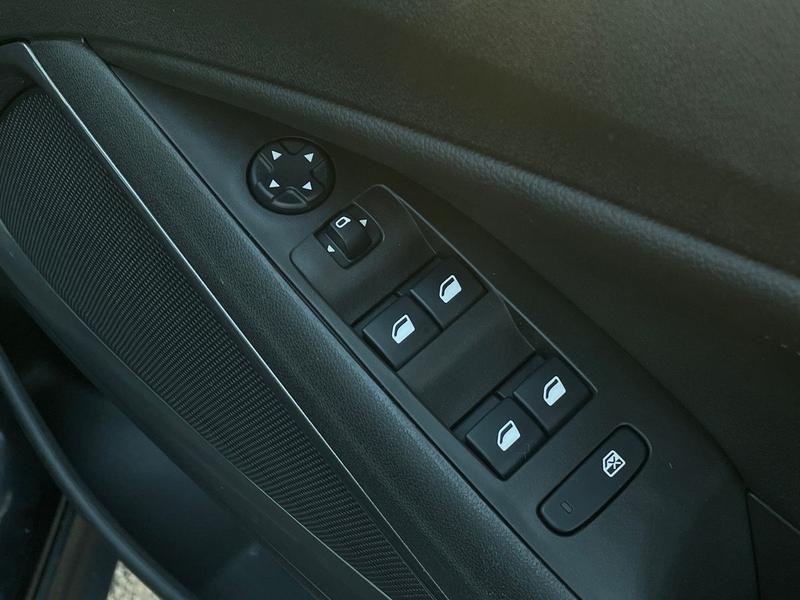 Used Vauxhall Crossland 2022 for sale - 77910477: Photo 17