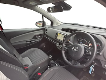 Used Toyota Yaris 2019 for sale - 76452151: Photo