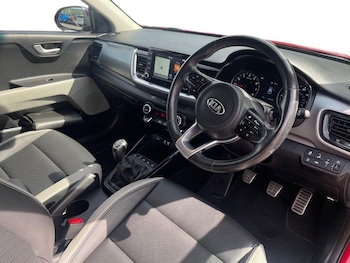 Used Kia Stonic 2018 for sale - 78733046: Photo