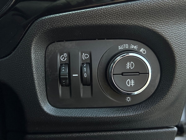 Used Vauxhall Corsa 2023 for sale - 76130660: Photo 35