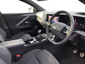 Used Vauxhall Astra 2024 for sale - 77512627: Photo