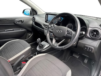 Used Hyundai i10 2023 for sale - 76015170: Photo 3