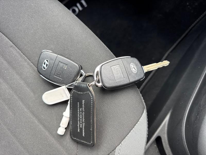 Used Hyundai i10 2023 for sale - 78001318: Photo 25