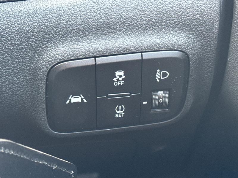 Used Hyundai i10 2023 for sale - 78001318: Photo 31