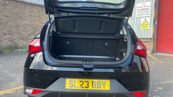 Used Hyundai i20 2023 for sale - 75773000: Photo 4