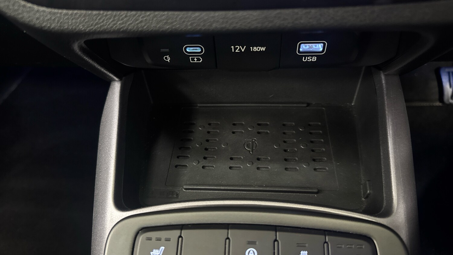 Used Hyundai i10 2024 for sale - 76192960: Photo 31