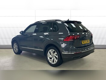 Used Volkswagen Tiguan 2021 for sale - 78132150: Photo