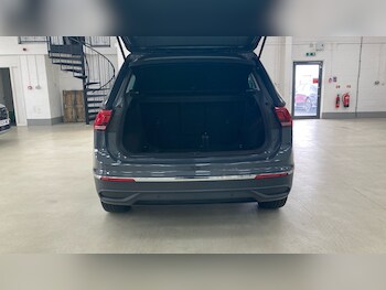 Used Volkswagen Tiguan 2021 for sale - 78132150: Photo