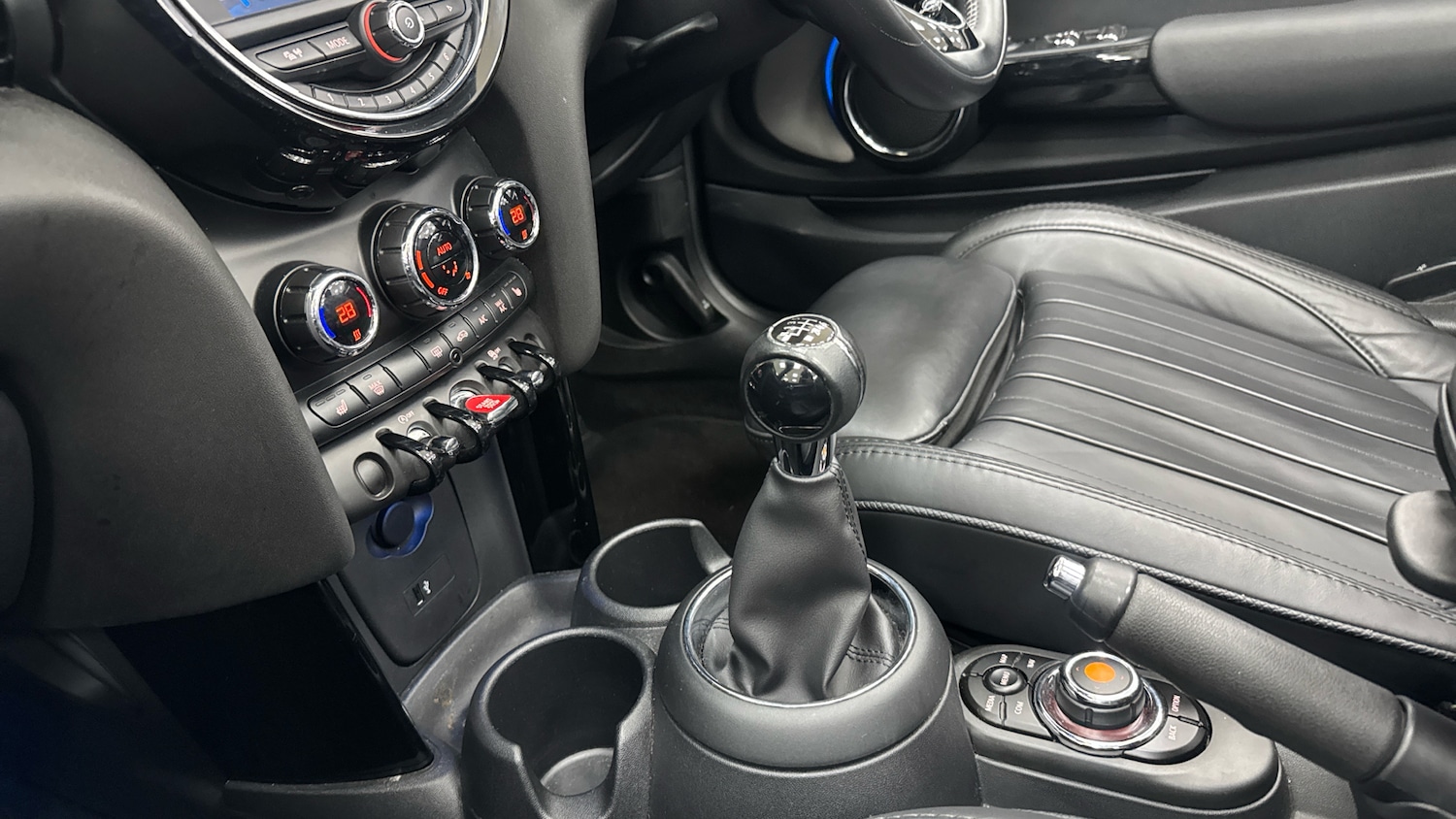 Used MINI Convertible 2019 for sale - 77461538: Photo 13