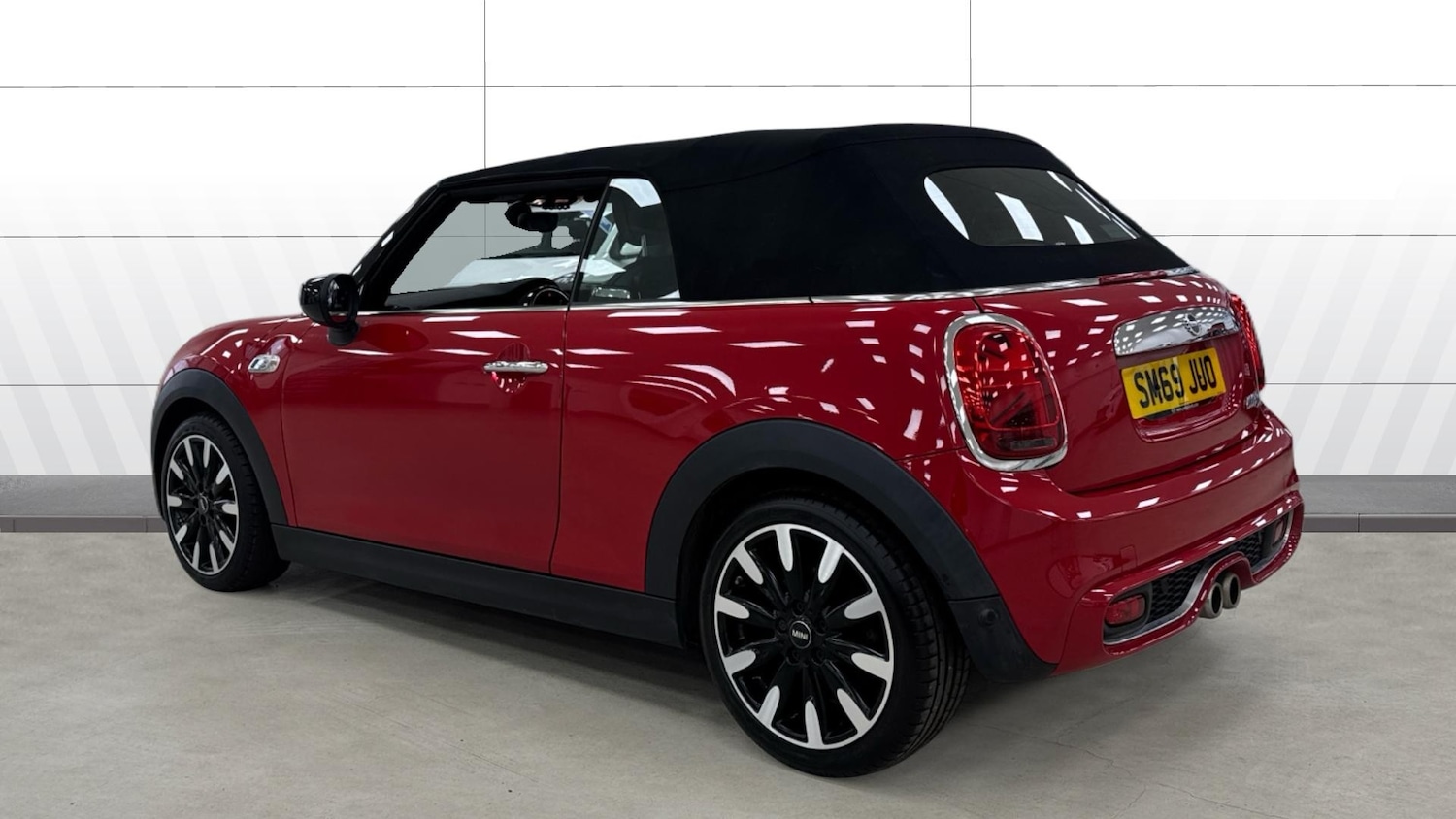 Used MINI Convertible 2019 for sale - 77461538: Photo 2