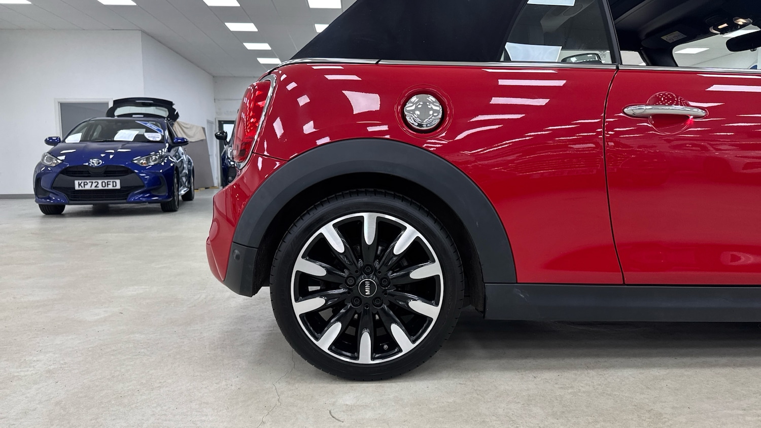 Used MINI Convertible 2019 for sale - 77461538: Photo 7