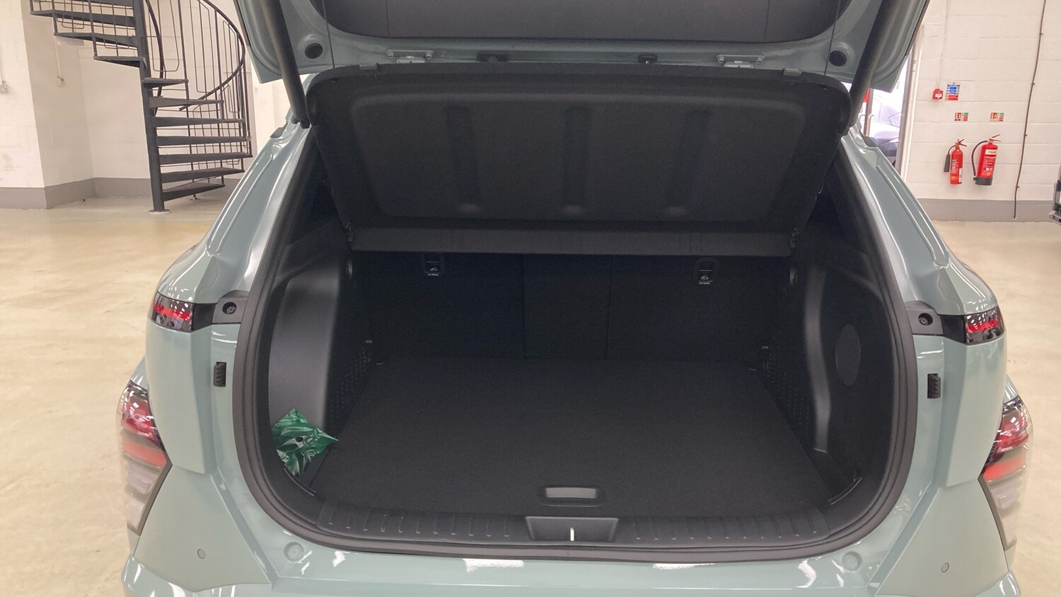 Used Hyundai KONA 2025 for sale - 76500042: Photo 4