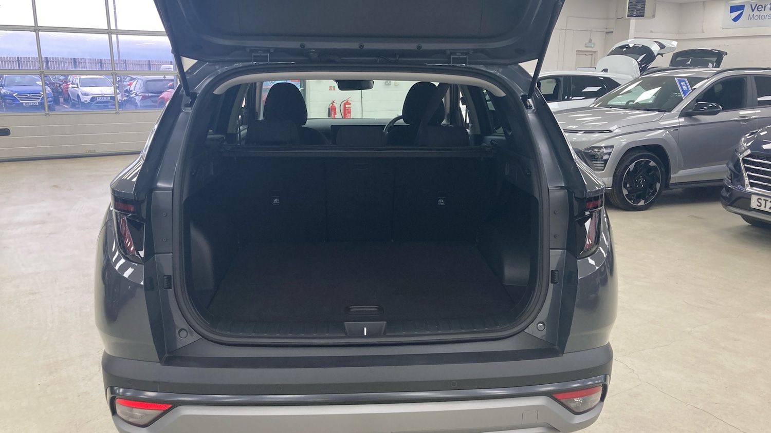 Used Hyundai TUCSON 2025 for sale - 77136105: Photo 4